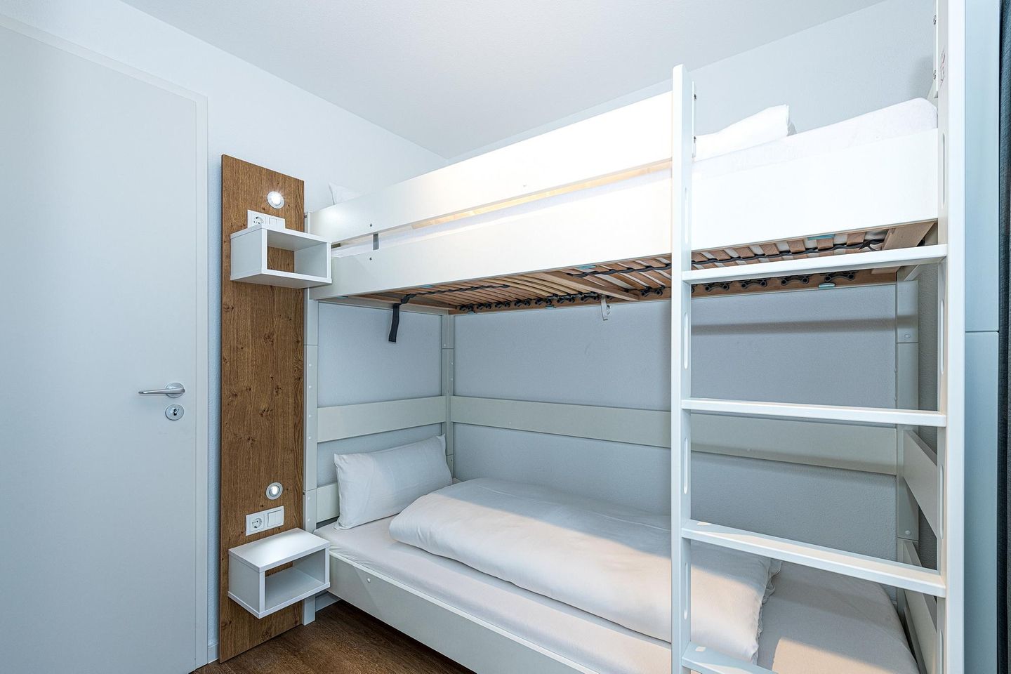 Deichhäuser Anna Küste Deichhäuser Anna Küste 8-30 Bensersiel - Schlafzimmer mit Etagenbett