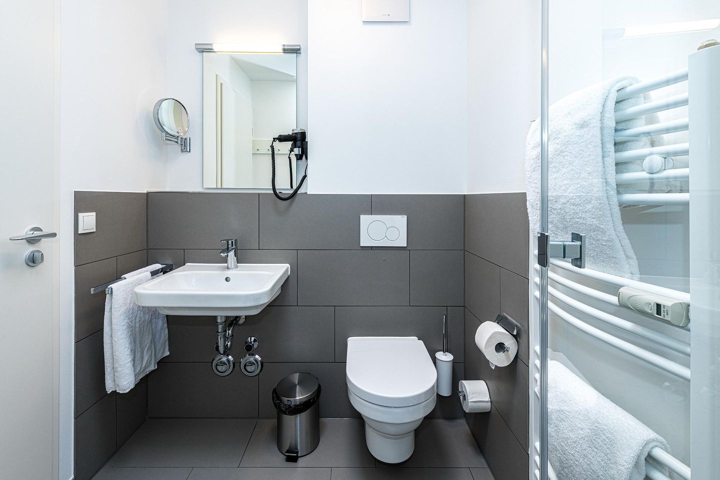 Deichhäuser Anna Küste Deichhäuser Anna Küste 8-32 Bensersiel - Badezimmer mit Dusche