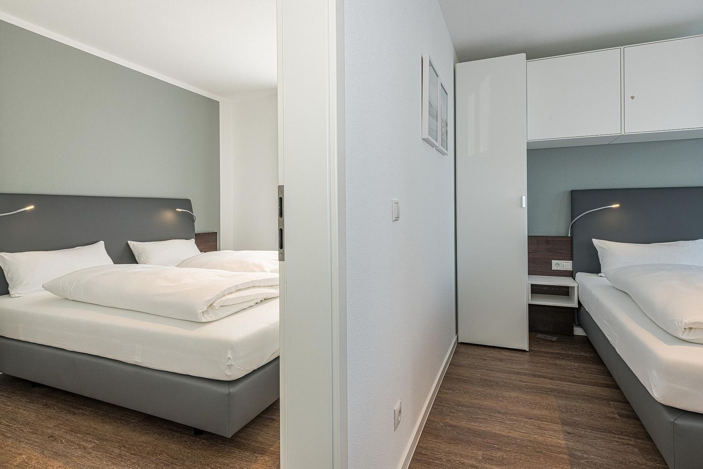 Deichhäuser Anna Küste Deichhäuser Anna Küste 8-33 Bensersiel - Schlafzimmer mit Doppelbett