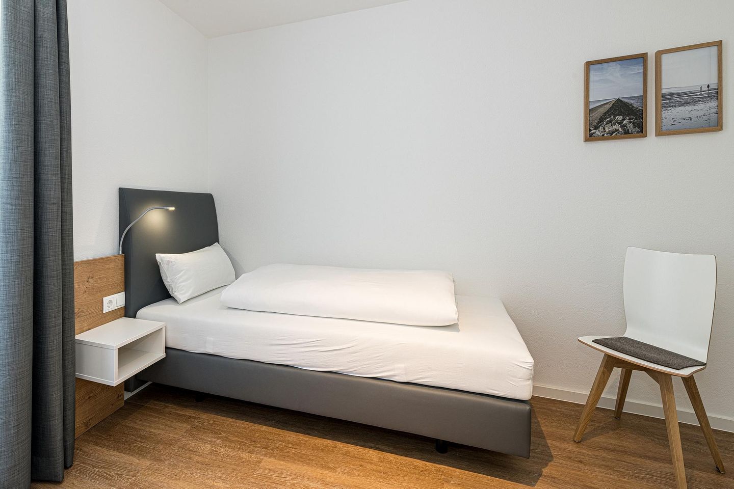 Deichhäuser Anna Küste Deichhäuser Anna Küste 8-34 Bensersiel - Schlafzimmer mit zwei Einzelbetten