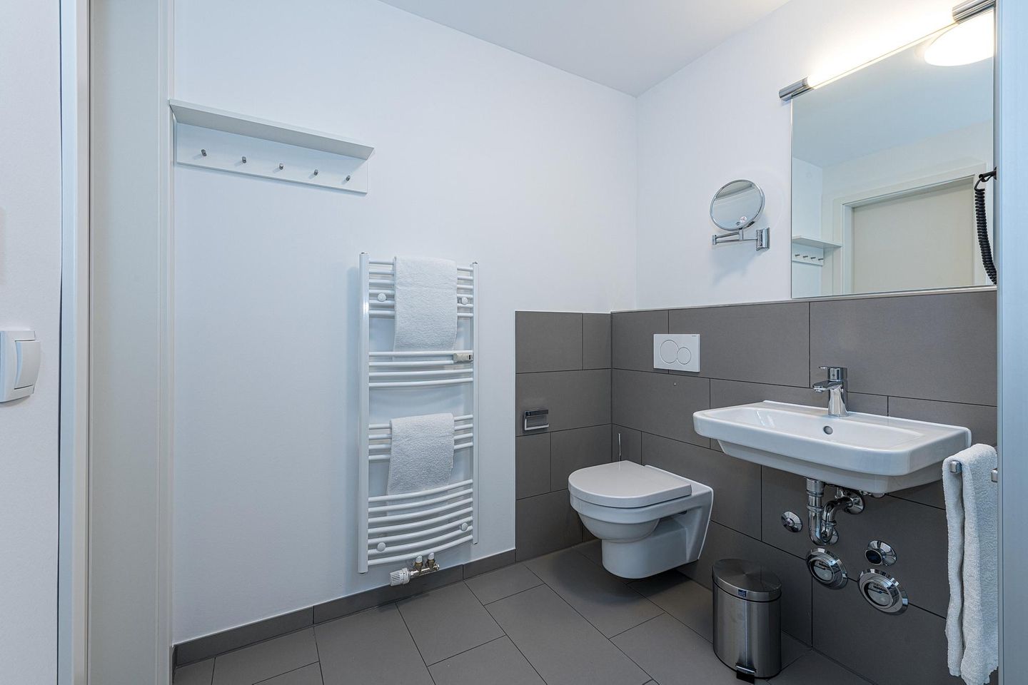 Deichhäuser Anna Küste Deichhäuser Anna Küste 8-34 Bensersiel - Badezimmer mit Dusche