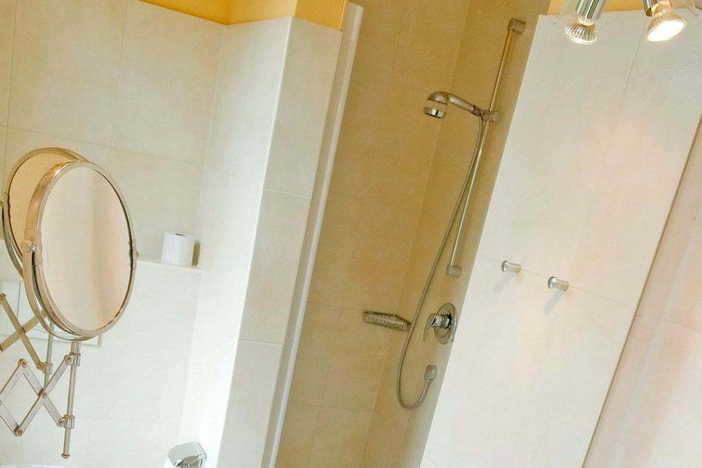 Dünenschloss Dünenschloss 1-21 Kühlungsborn - Badezimmer mit Dusche