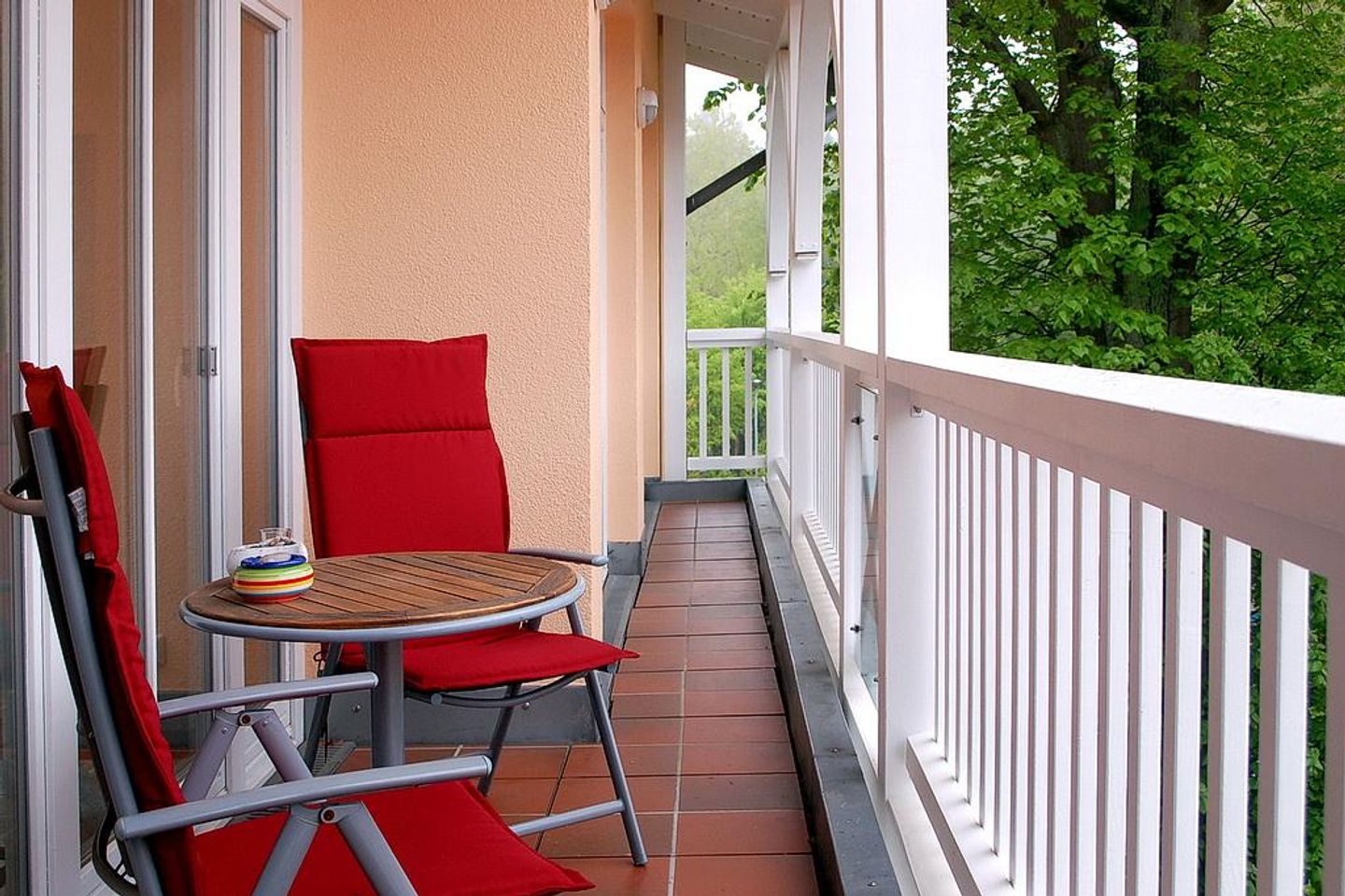 Dünenschloss Dünenschloss 1-21 Kühlungsborn - Balkon mit Gartenmöbeln