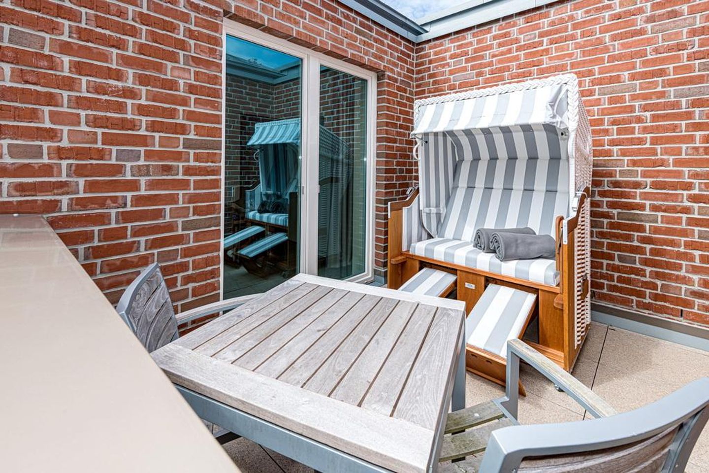 Apartmentvilla Anna See Apartmentvilla Anna See 3-01 Langeoog - Balkon mit Strandkorb
