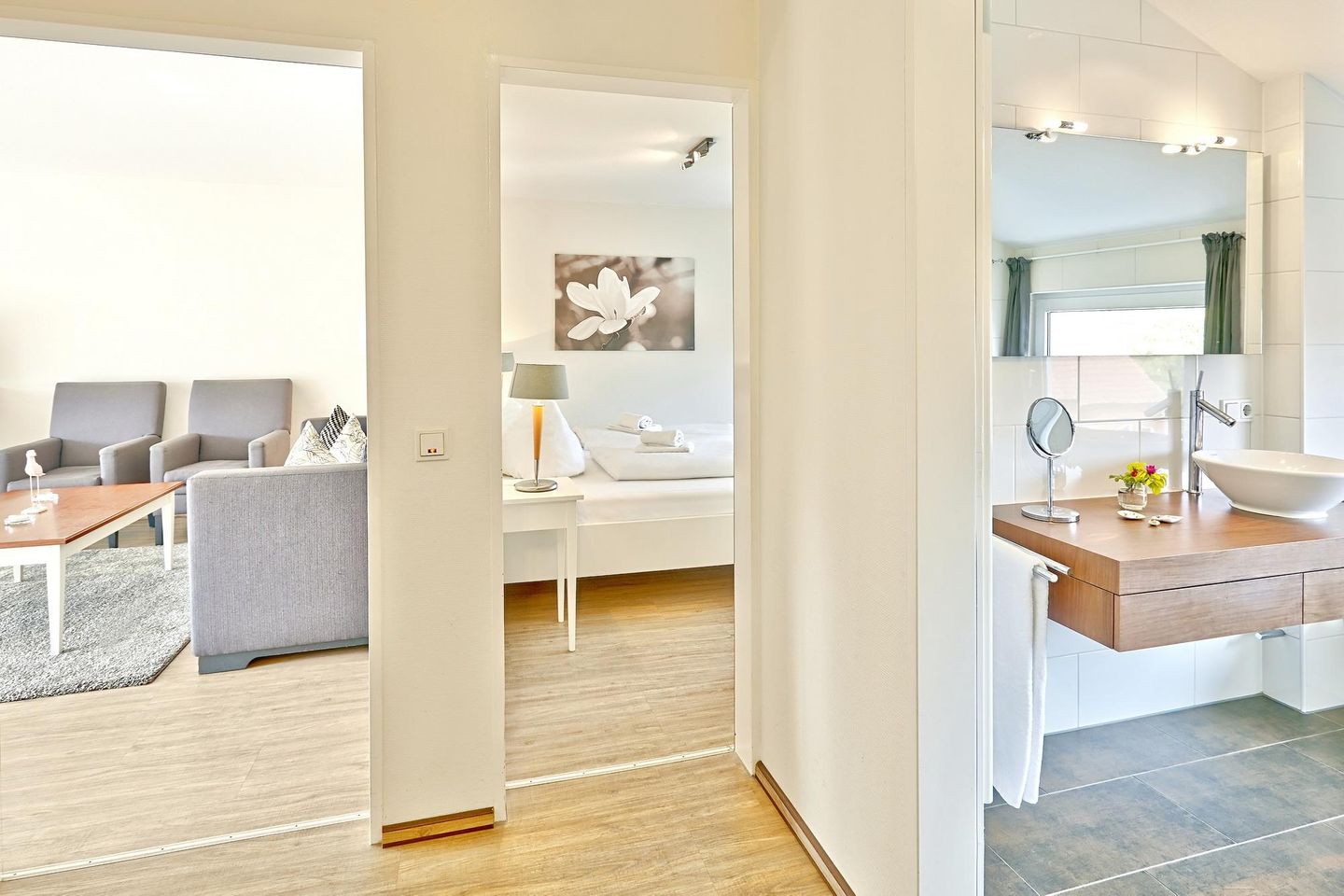 Oberlin Oberlin 15-1-2 Borkum - Flur mit Blick zum Badezimmer