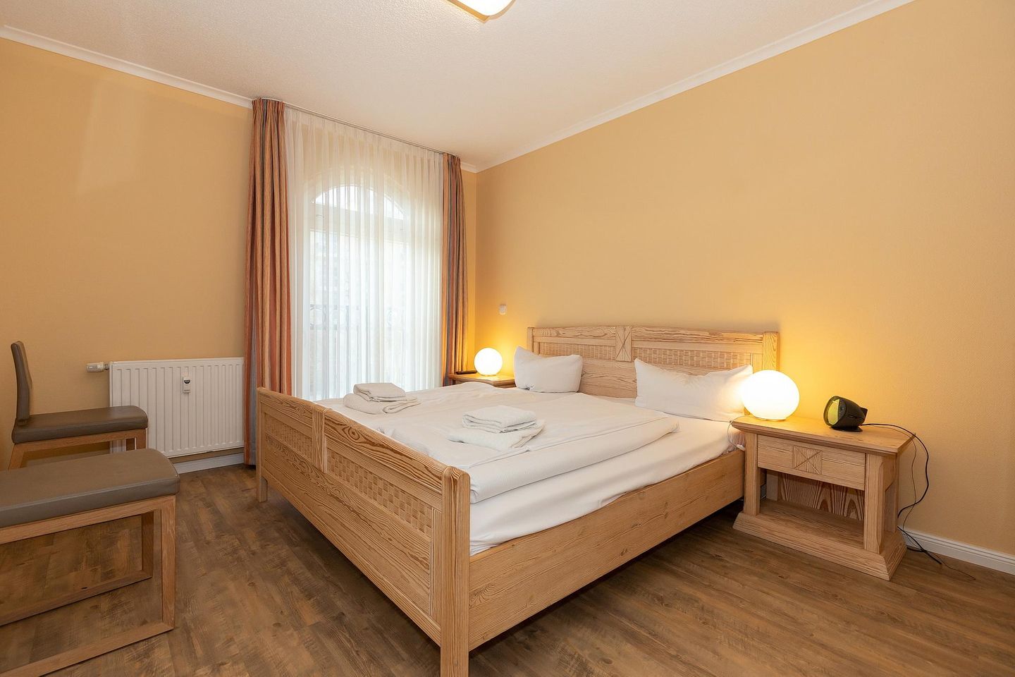 Apartmenthaus Atlantik Apartmenthaus Atlantik 102 Kühlungsborn - Schlafzimmer mit Doppelbett