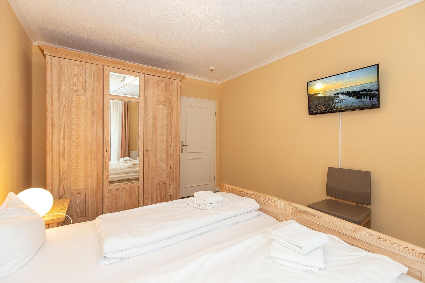 Apartmenthaus Atlantik Apartmenthaus Atlantik 102 Kühlungsborn - Schlafzimmer mit Doppelbett