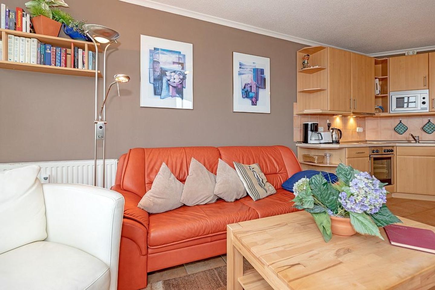 Apartmenthaus Atlantik Apartmenthaus Atlantik 213 Kühlungsborn - Wohn-Essbereich mit Couch