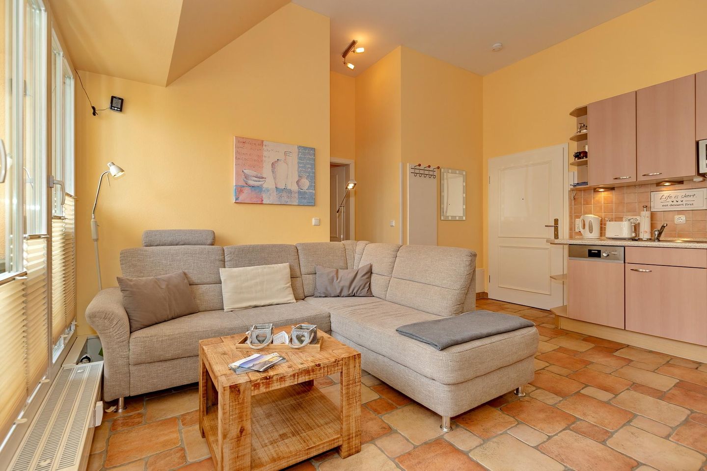 Dünenschloss Dünenschloss 2-25 Kühlungsborn - Wohn-Essbereich mit Couch