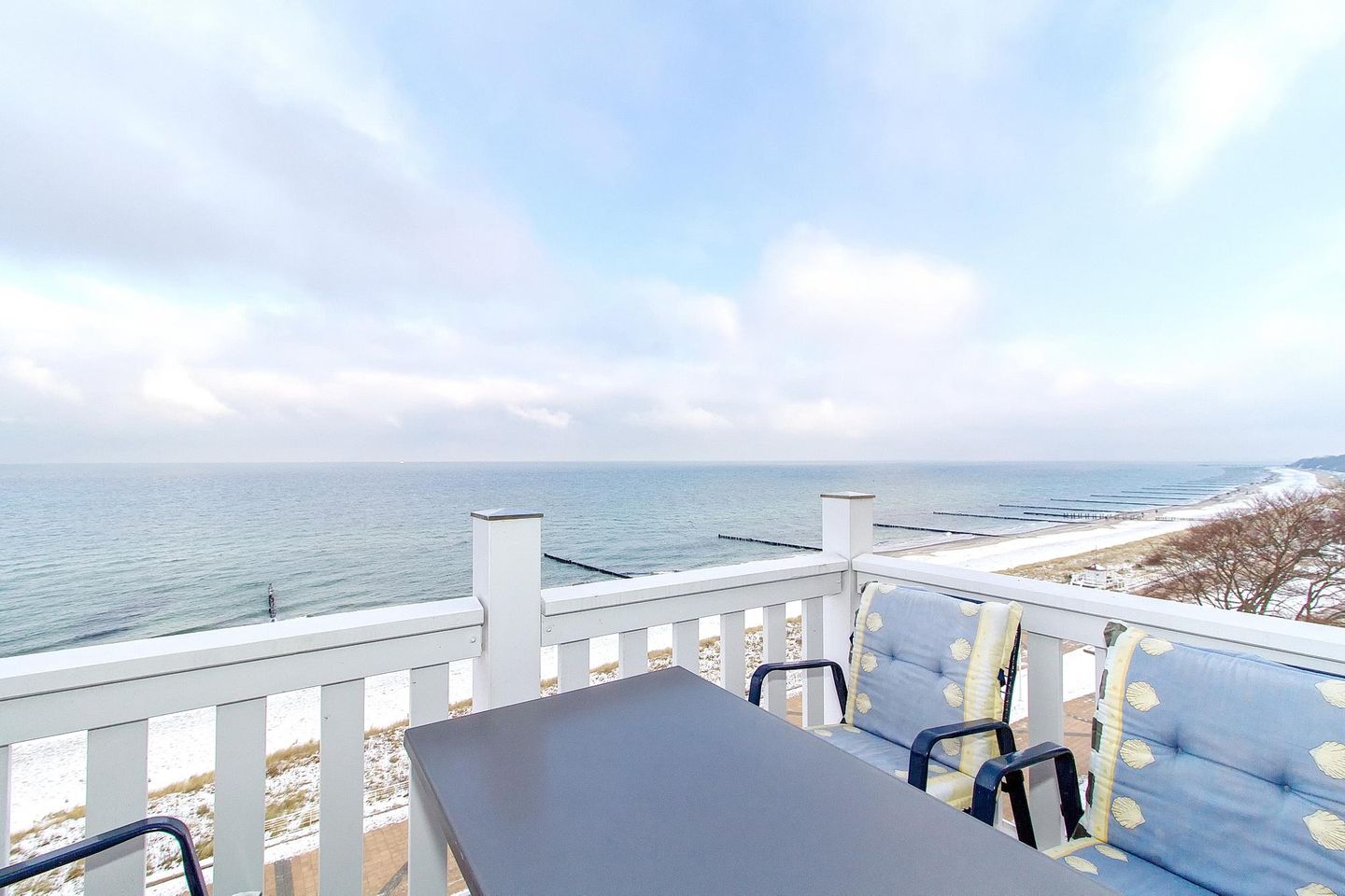 Meeresblick Meeresblick 514 Kühlungsborn - Balkon mit Gartenmöbeln