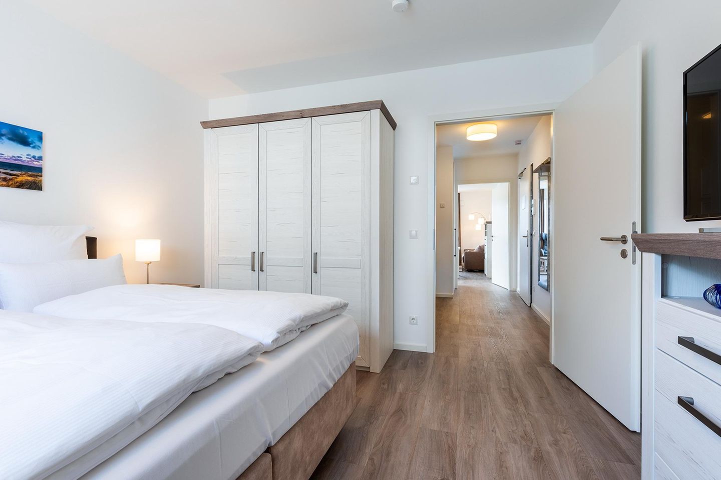 Aparthotel Ostseeallee Aparthotel Ostseeallee 2-12 Boltenhagen - Schlafzimmer mit Zugang zum Wohnbereich