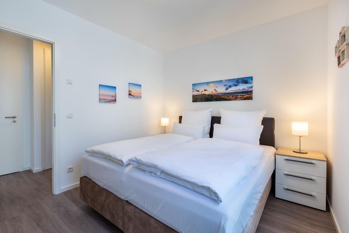 Aparthotel Ostseeallee Aparthotel Ostseeallee 2-15 Boltenhagen - Schlafzimmer mit Boxspringbett (1,80 x 2,00 m)