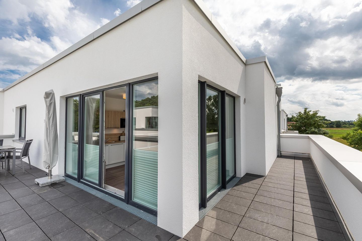 Aparthotel Ostseeallee Aparthotel Ostseeallee 2-18 Boltenhagen - Dachterrasse mit Zugang zum Wohnbereich