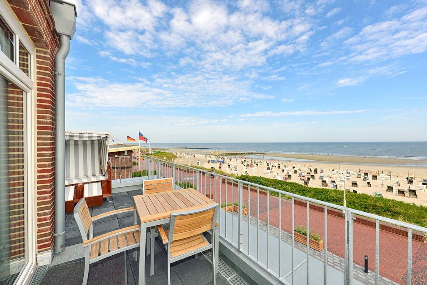 Aparthotel Anna Düne Aparthotel Anna Düne 1-18 Wangerooge - Balkon mit Sitzmöbel