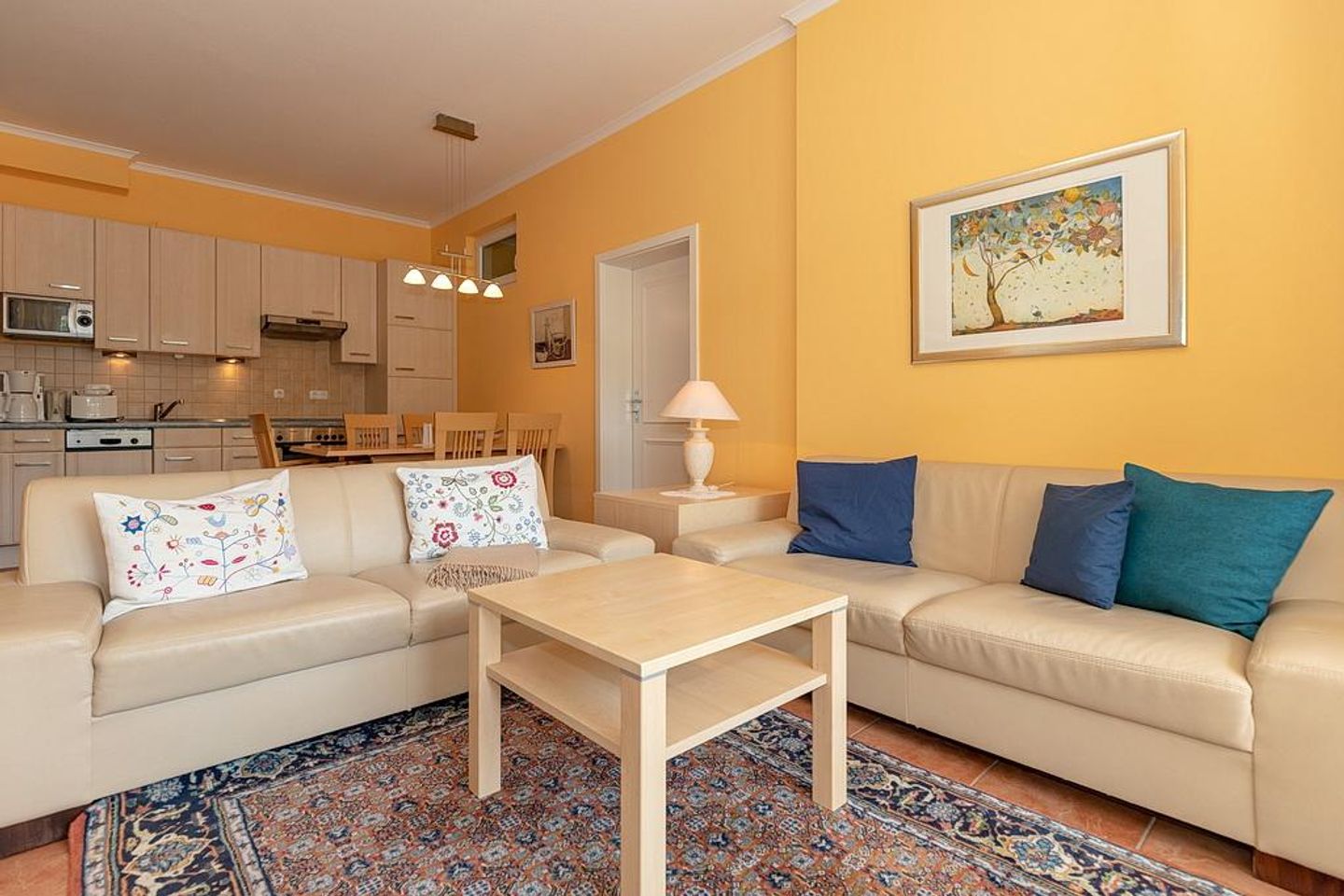 Dünenschloss Dünenschloss 1-08 Kühlungsborn - Wohn-Essbereich mit Couch