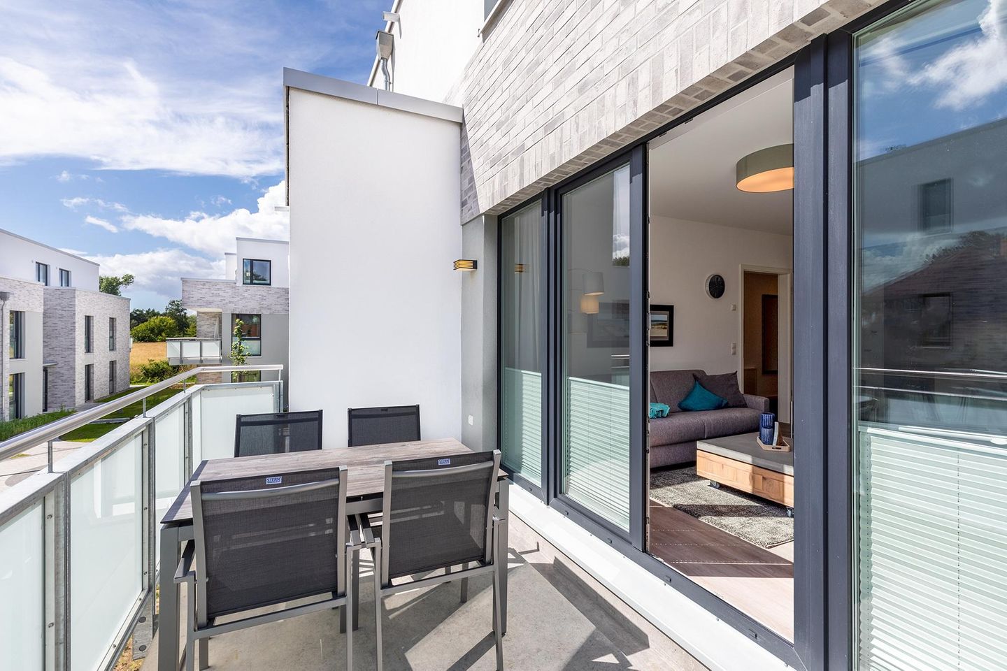 Aparthotel Ostseeallee Aparthotel Ostseeallee 5-43 Boltenhagen - Balkon mit Zugang zum Wohn-/Essbereich