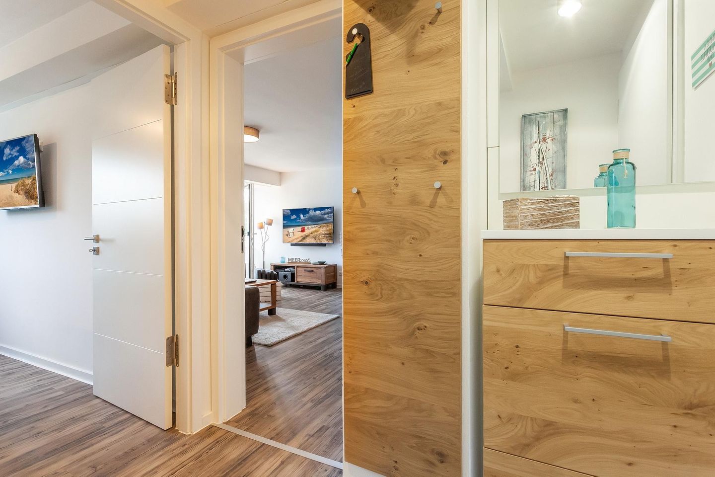 Haus Stubnitz Binz-Prora Haus Stubnitz "Meerzeit" 2.4 Rügen - Flur mit Garderobe