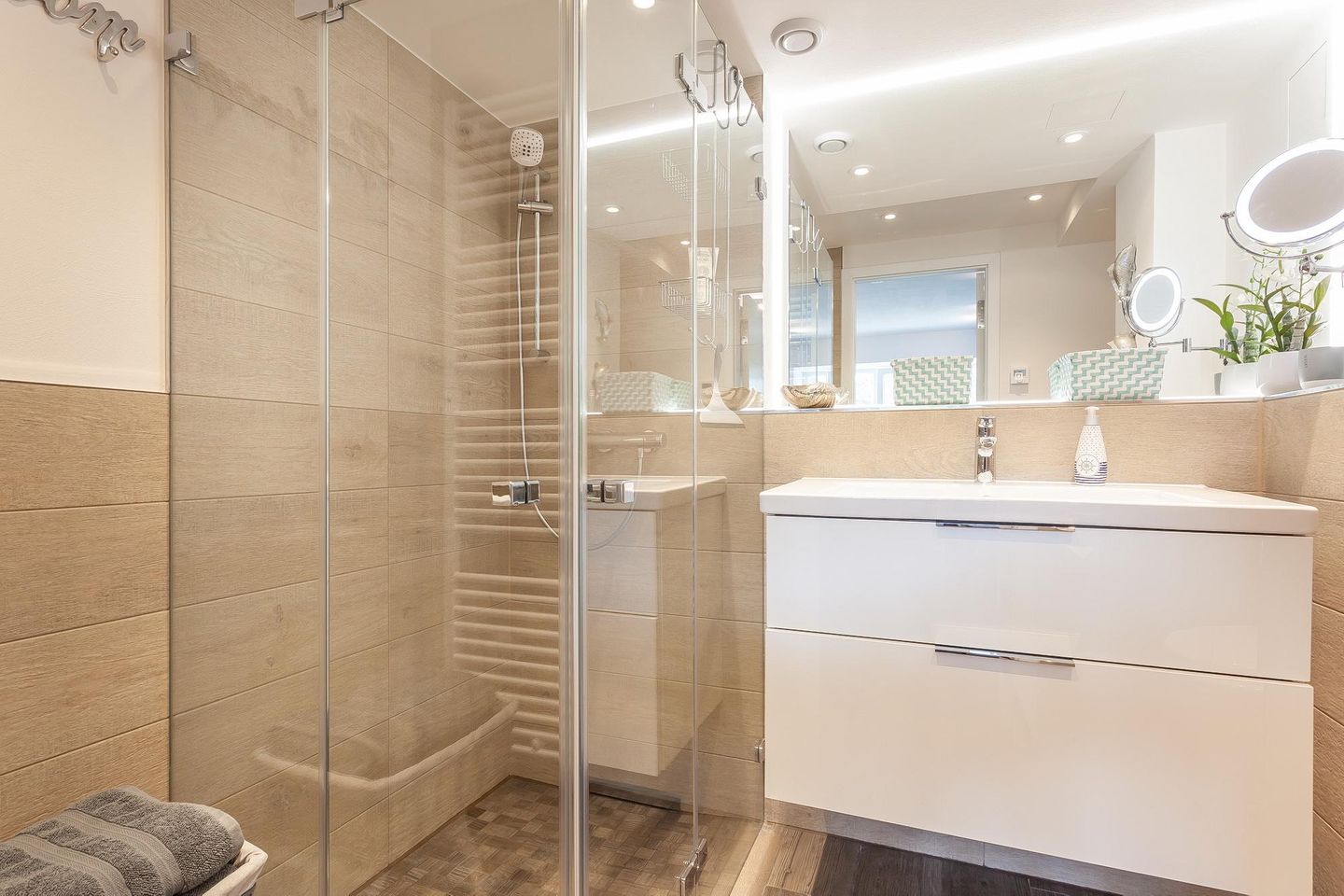 Haus Stubnitz Binz-Prora Haus Stubnitz "Meerzeit" 2.4 Rügen - Badezimmer mit Dusche