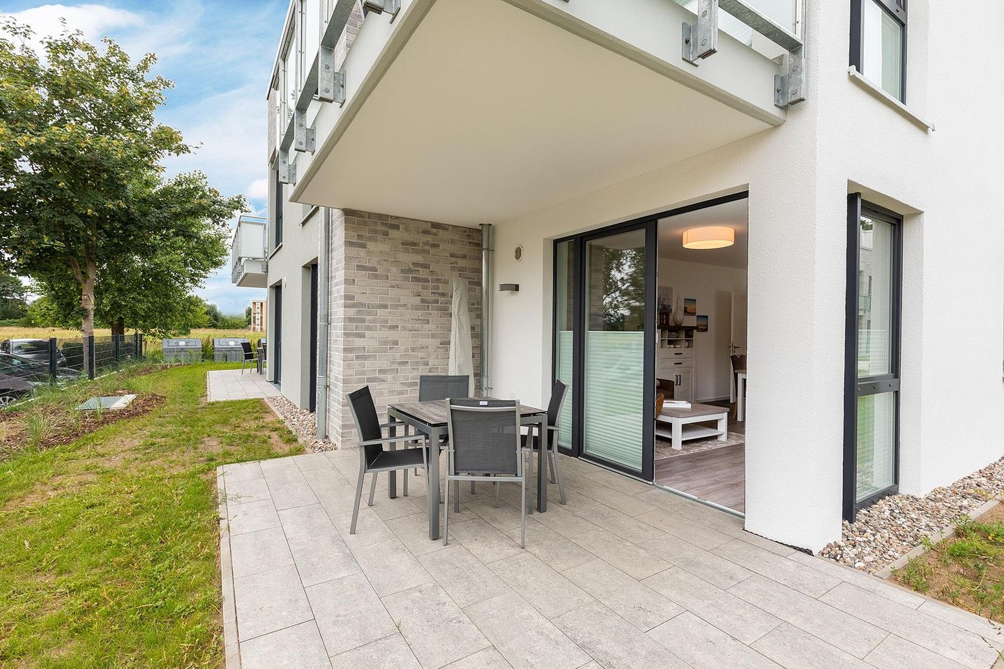 Aparthotel Ostseeallee Aparthotel Ostseeallee 3-19 Boltenhagen - Terrasse mit Zugang zum Wohn-/Essbereich