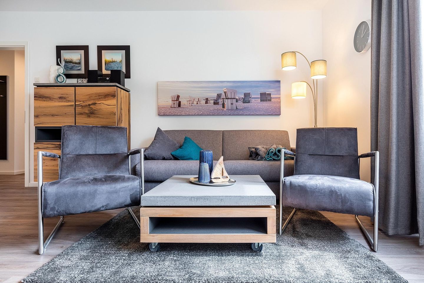 Aparthotel Ostseeallee Aparthotel Ostseeallee 3-20 Boltenhagen - Wohn-/Essbereich mit Doppelschlafcouch