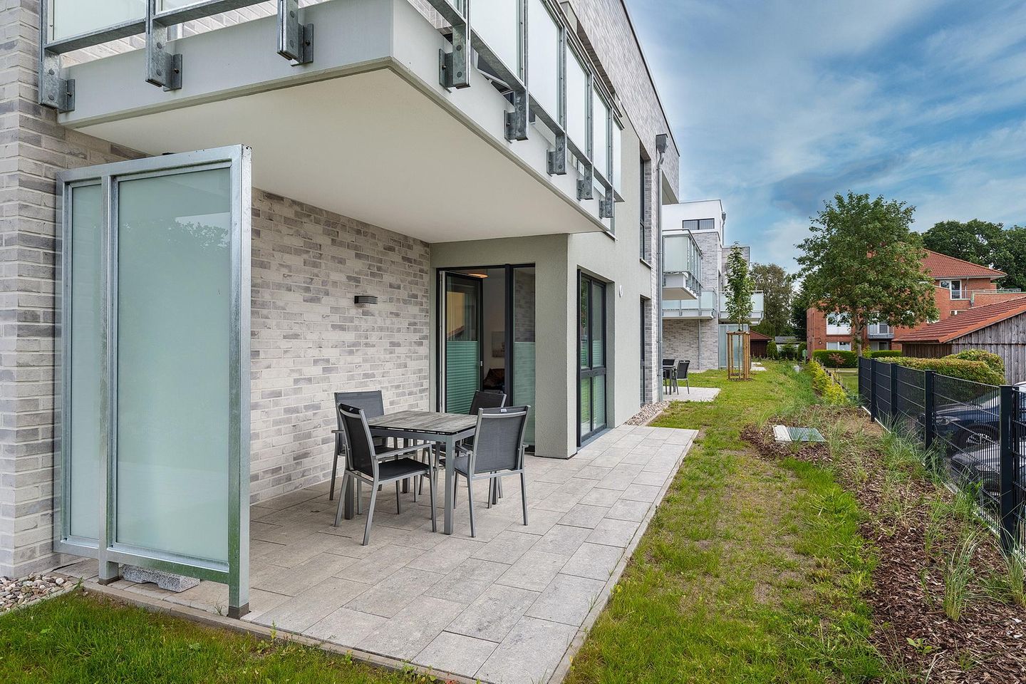 Aparthotel Ostseeallee Aparthotel Ostseeallee 3-20 Boltenhagen - Terrasse mit Zugang zum Wohn-/Essbereich