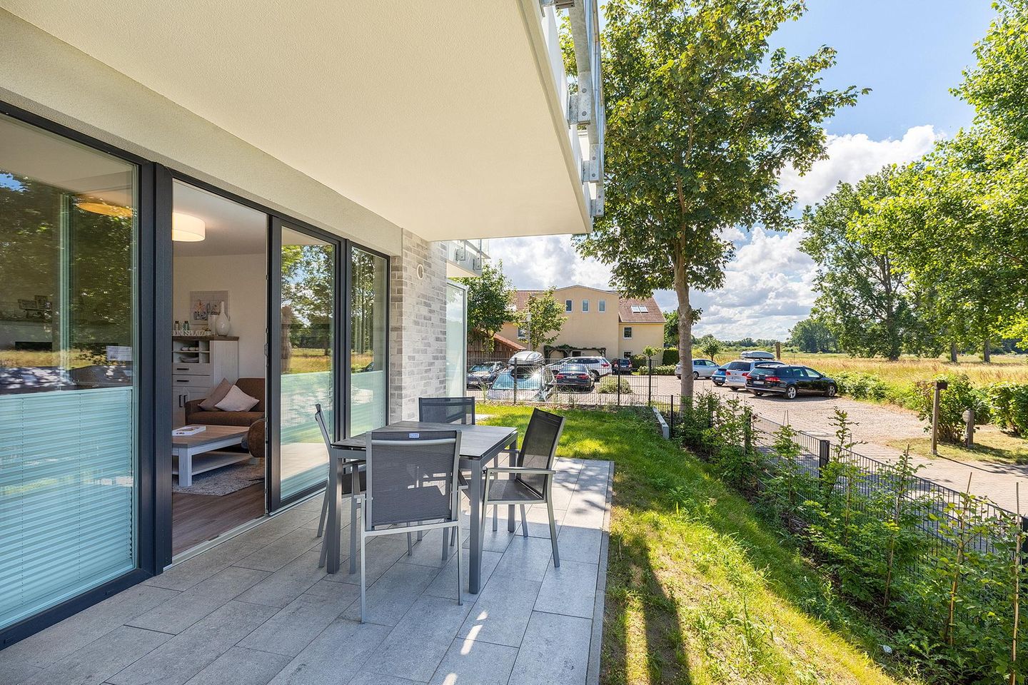 Aparthotel Ostseeallee Aparthotel Ostseeallee 3-21 Boltenhagen - Terrasse mit Zugang zum Wohn-/Essbereich