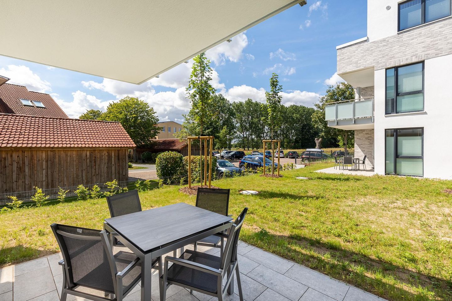 Aparthotel Ostseeallee Aparthotel Ostseeallee 4-31 Boltenhagen - Terrasse mit Sitzgelegenheiten