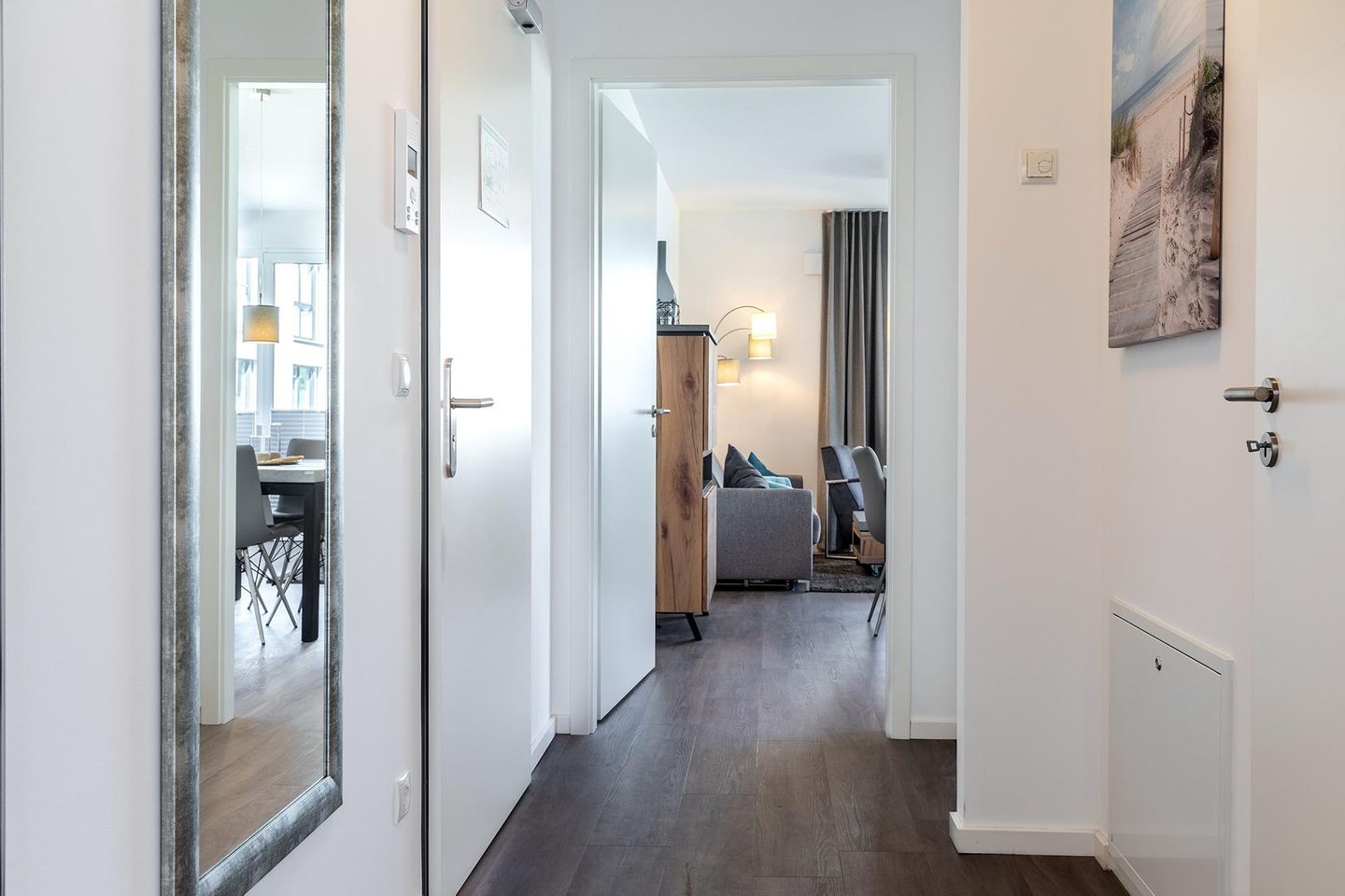 Aparthotel Ostseeallee Aparthotel Ostseeallee 4-32 Boltenhagen - Flur mit Blick zum Wohn-/Essbereich