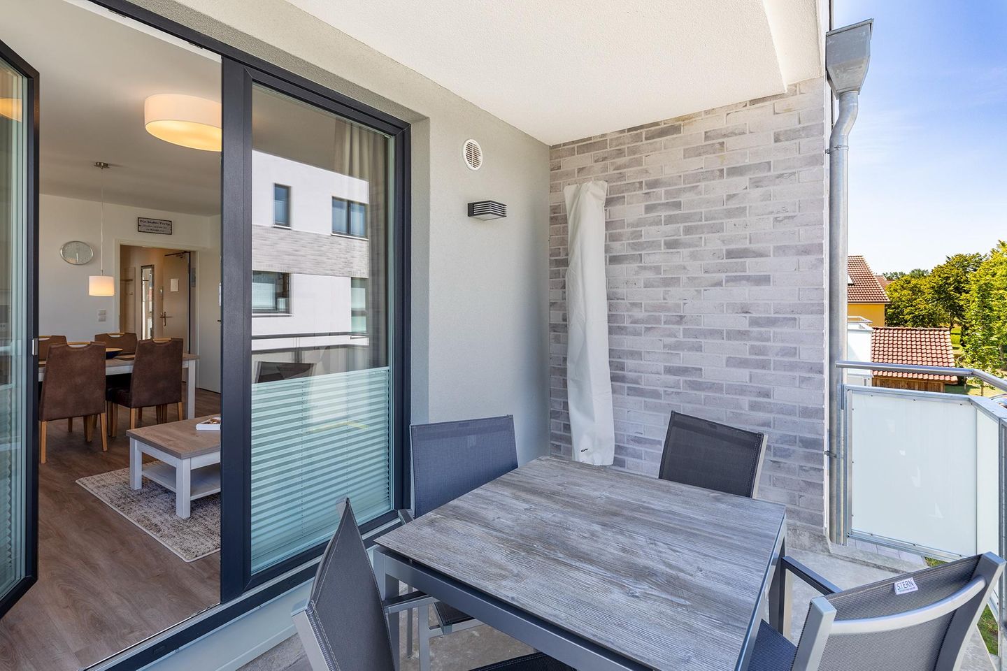 Aparthotel Ostseeallee Aparthotel Ostseeallee 4-36 Boltenhagen - Balkon mit Zugang zum Wohn-/Essbereich