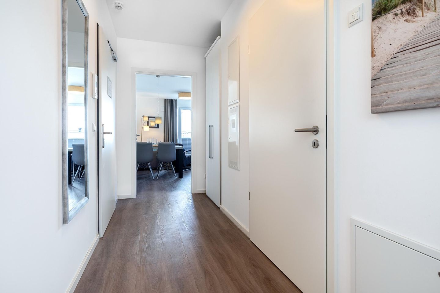 Aparthotel Ostseeallee Aparthotel Ostseeallee 5-45 Boltenhagen - Flur mit Blick zum Wohn-/Essbereich