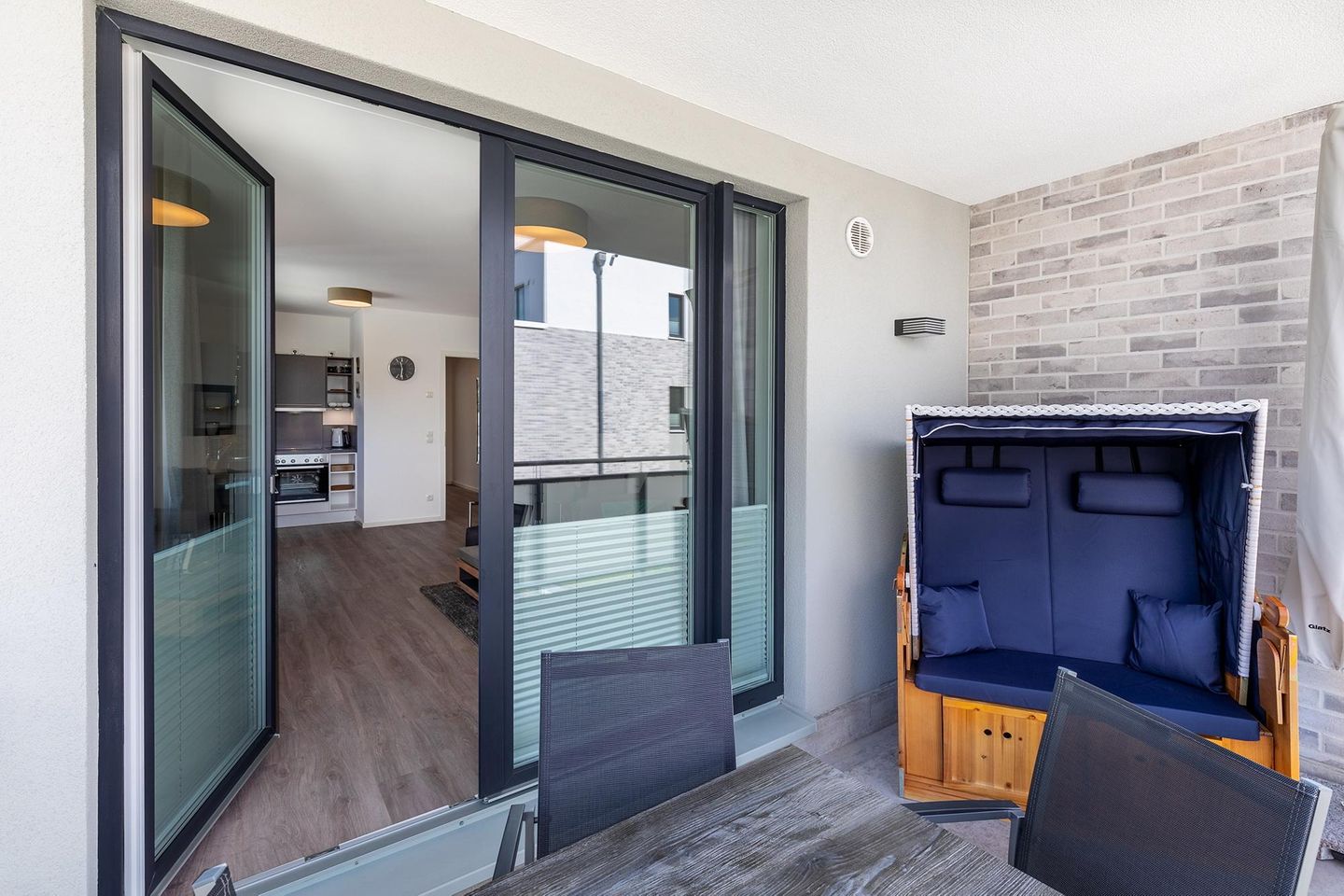 Aparthotel Ostseeallee Aparthotel Ostseeallee 5-45 Boltenhagen - Balkon mit Zugang zum Wohn-/Essbereich