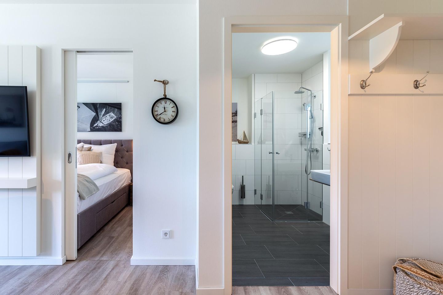 Godewindpark Travemünde Godewindpark Travemünde 1-06 Travemünde - Flur mit Blick zum Schlaf-und Badezimmer