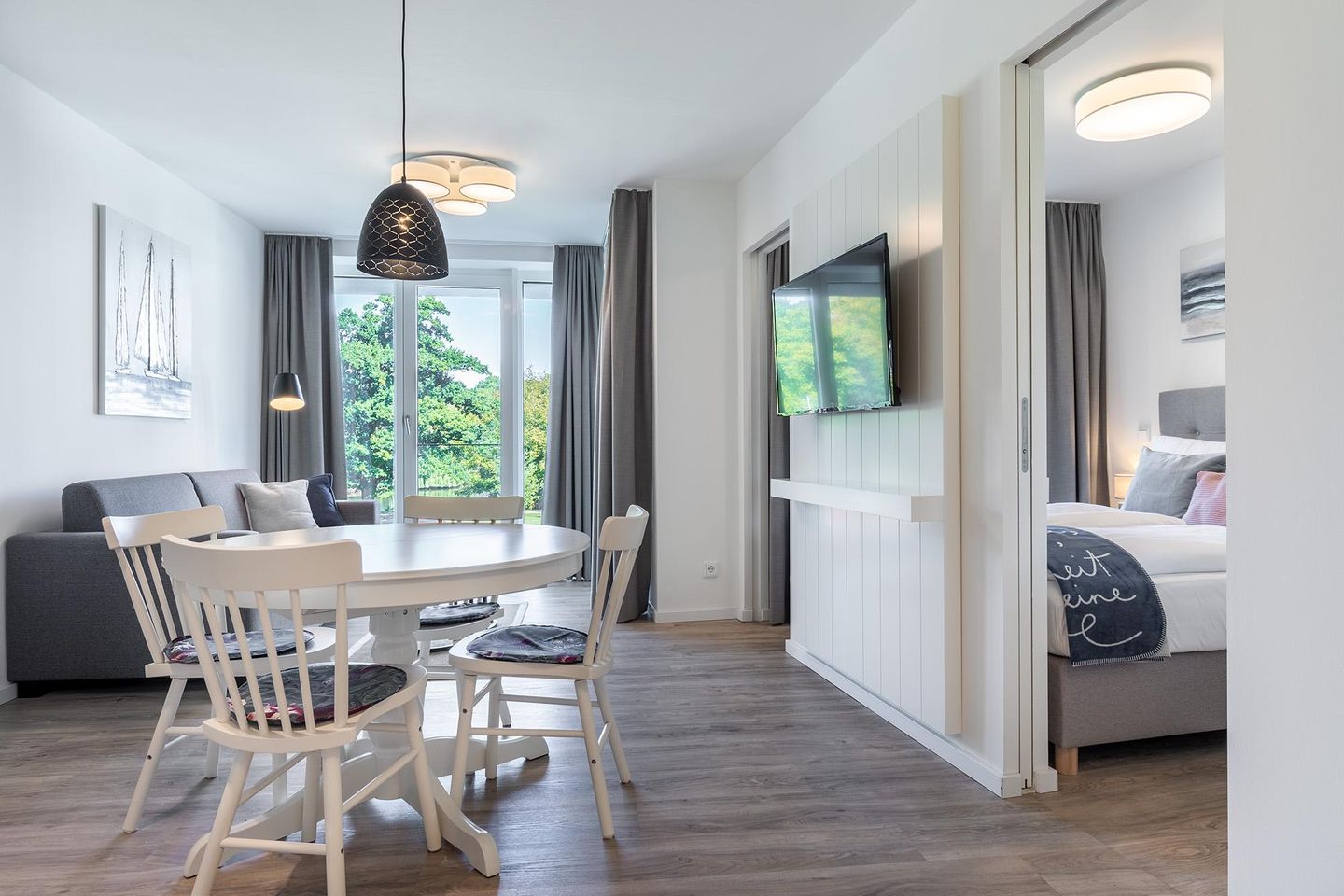 Godewindpark Travemünde Godewindpark Travemünde 1-10 Travemünde - Wohn-Essbereich mit Blick zum Schlafzimmer