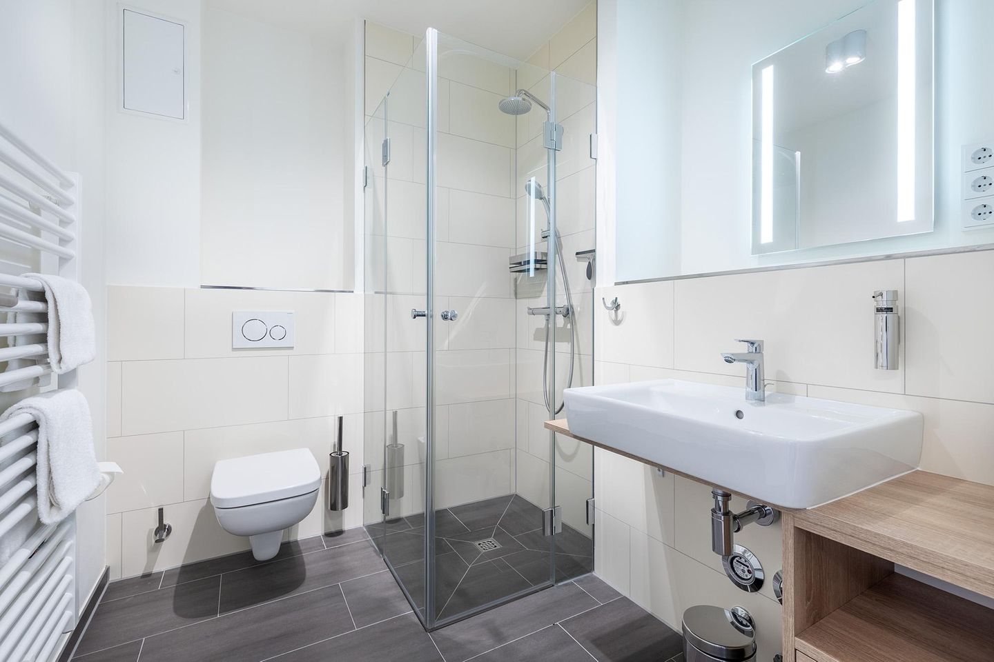 Godewindpark Travemünde Godewindpark Travemünde 1-13 Travemünde - Badezimmer mit begehbarer Dusche