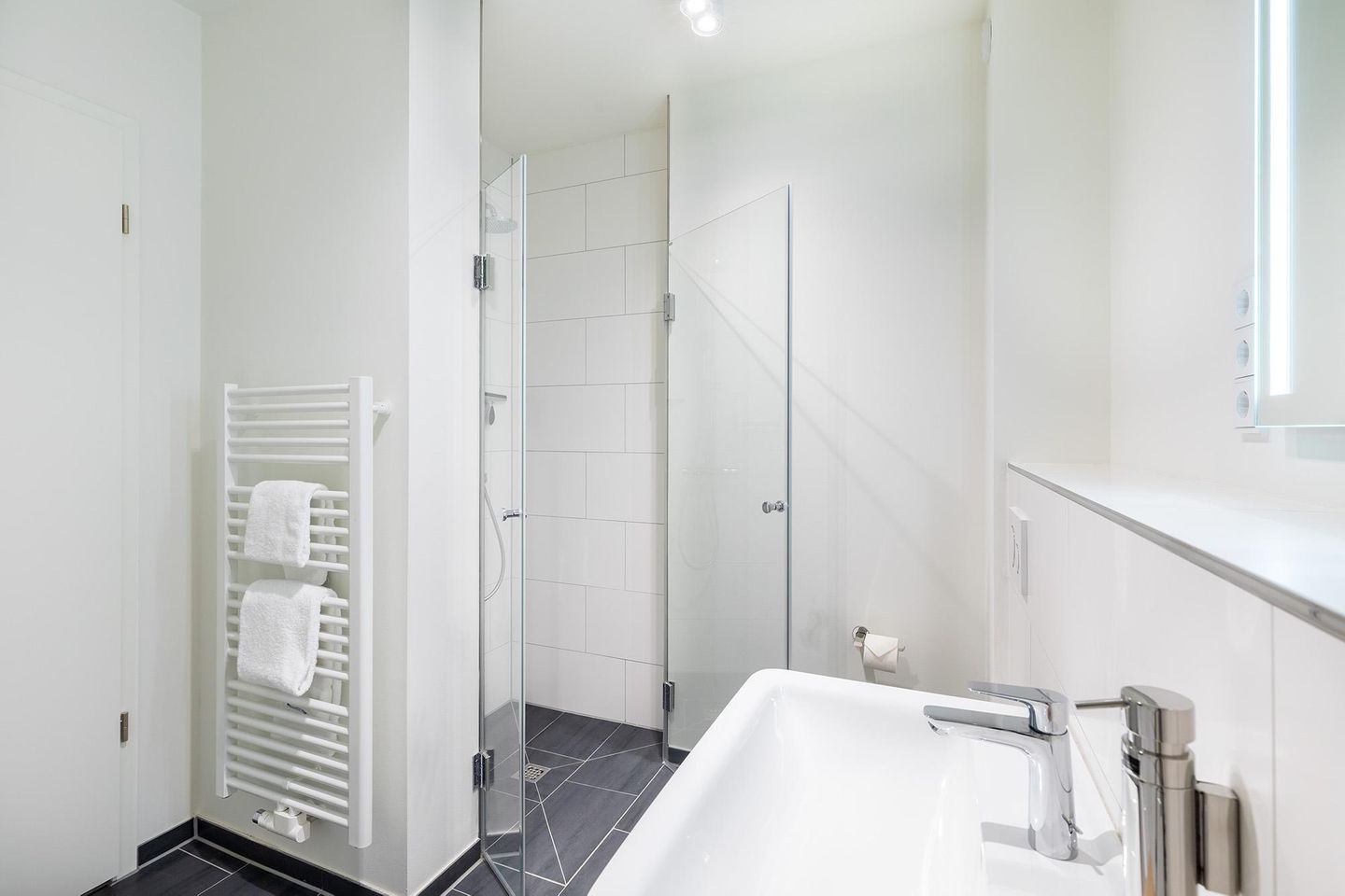 Godewindpark Travemünde Godewindpark Travemünde 2-17 Travemünde - Badezimmer mit begehbarer Dusche