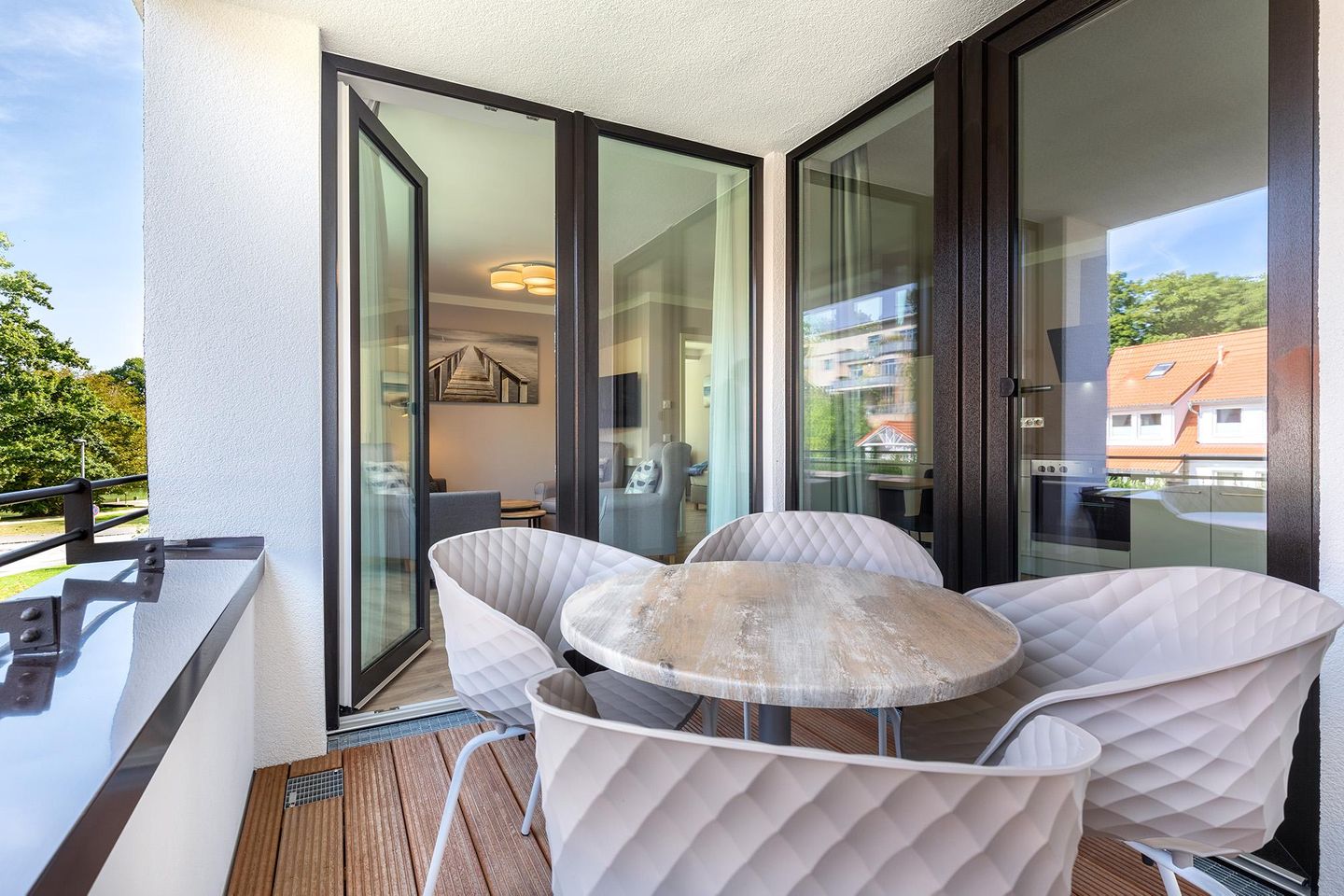 Godewindpark Travemünde Godewindpark Travemünde 1-02 Travemünde - Überdachte Loggia mit Zugang zum Wohn-Essbereich