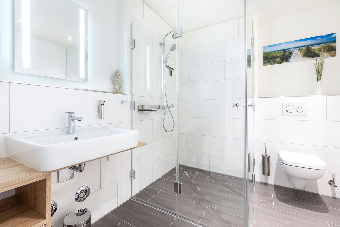 Godewindpark Travemünde Godewindpark Travemünde 3-01 Travemünde - Badezimmer "2" mit begehbarer Dusche und Waschtisch