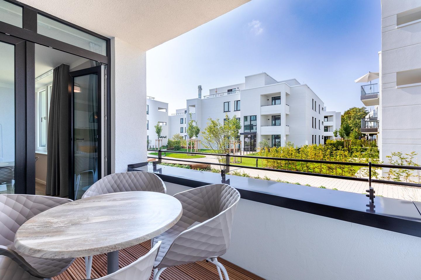 Godewindpark Travemünde Godewindpark Travemünde 1-03 Travemünde - Überdachte Loggia mit Zugang zum Wohn-Essbereich