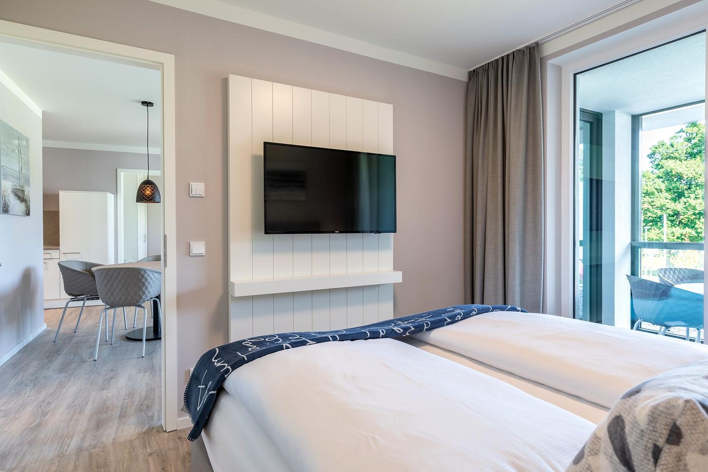 Godewindpark Travemünde Godewindpark Travemünde 1-04 Travemünde - Schlafzimmer "2" mit Zugang zum Wohn-Essbereich