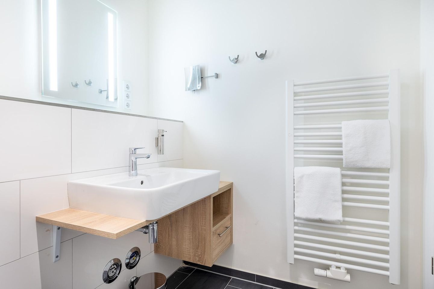 Godewindpark Travemünde Godewindpark Travemünde 1-07 Travemünde - Badezimmer mit Waschtisch