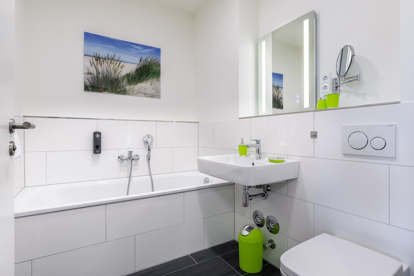 Godewindpark Travemünde Godewindpark Travemünde 3-02 Travemünde - Badezimmer "1" mit Badewanne und Waschtisch