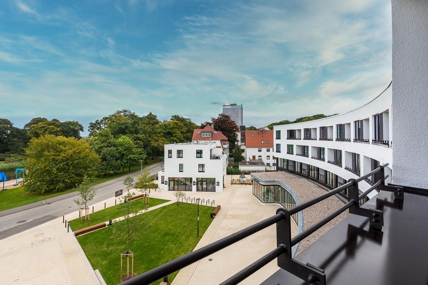 Godewindpark Travemünde Godewindpark Travemünde 3-02 Travemünde - Überdachte Loggia mit Blick zum Godewindpark