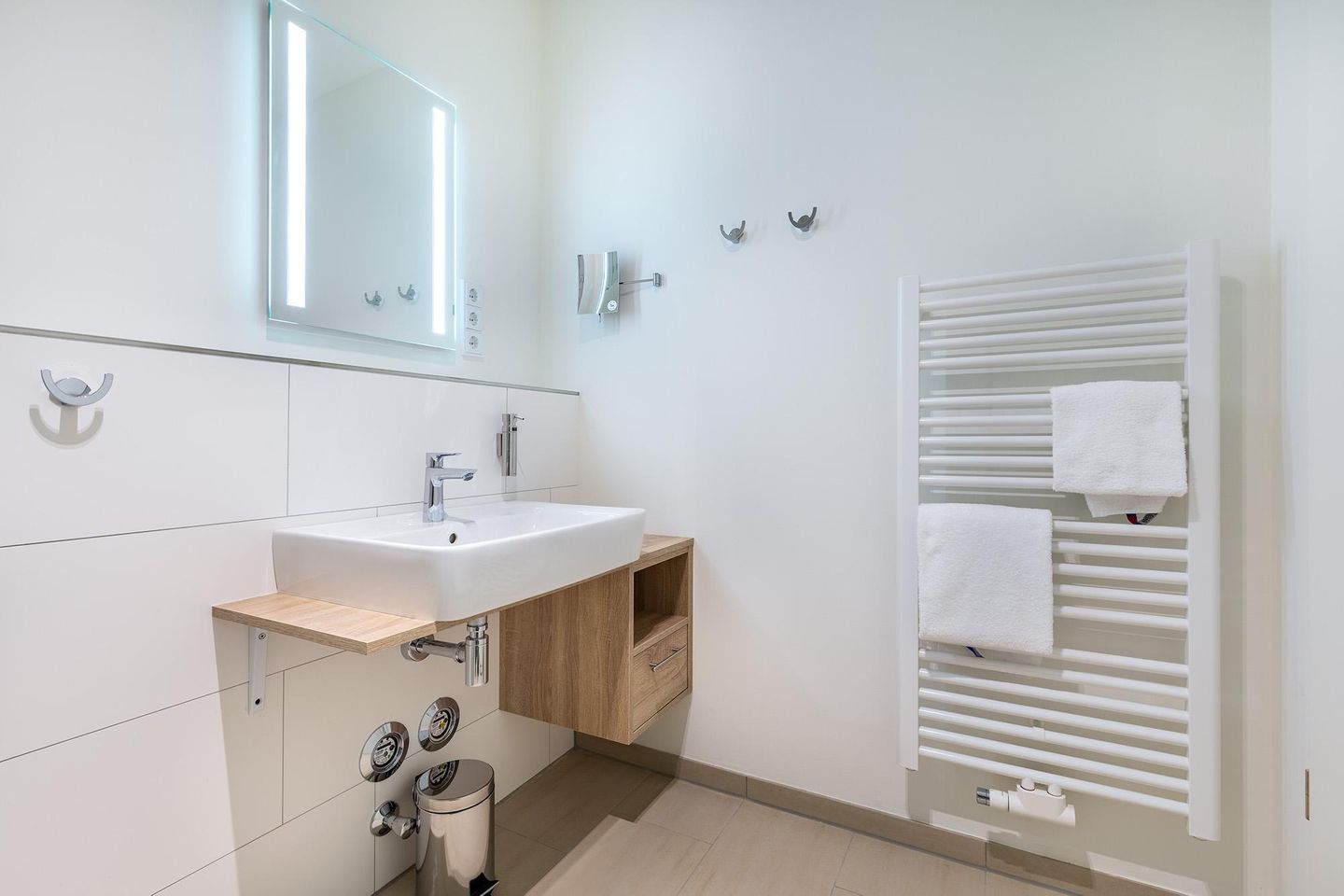 Godewindpark Travemünde Godewindpark Travemünde 2-11 Travemünde - Badezimmer mit Waschtisch