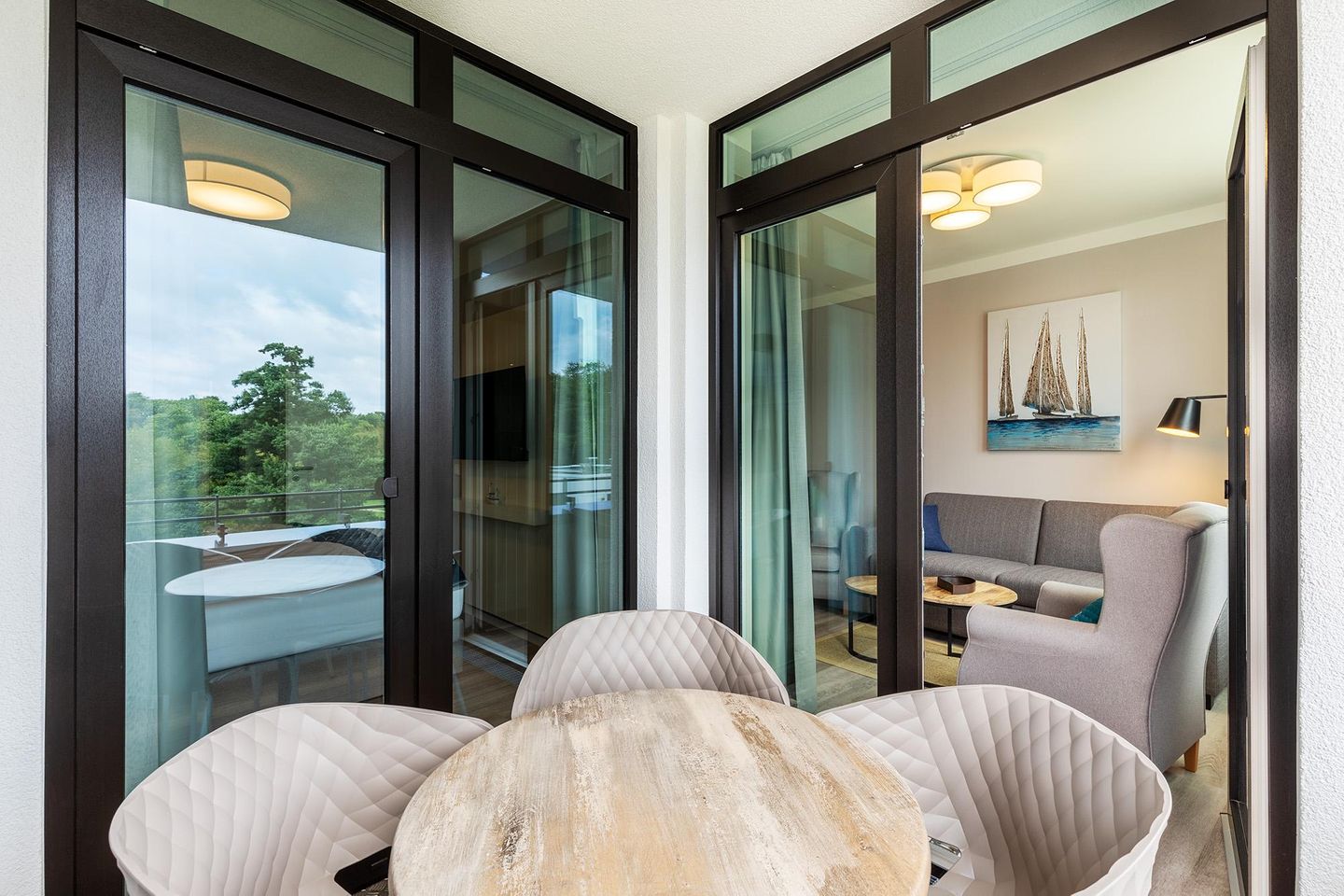 Godewindpark Travemünde Godewindpark Travemünde 3-10 Travemünde - Überdachte Loggia mit Zugang zum Schlafzimmer und Wohn-/Essbereich