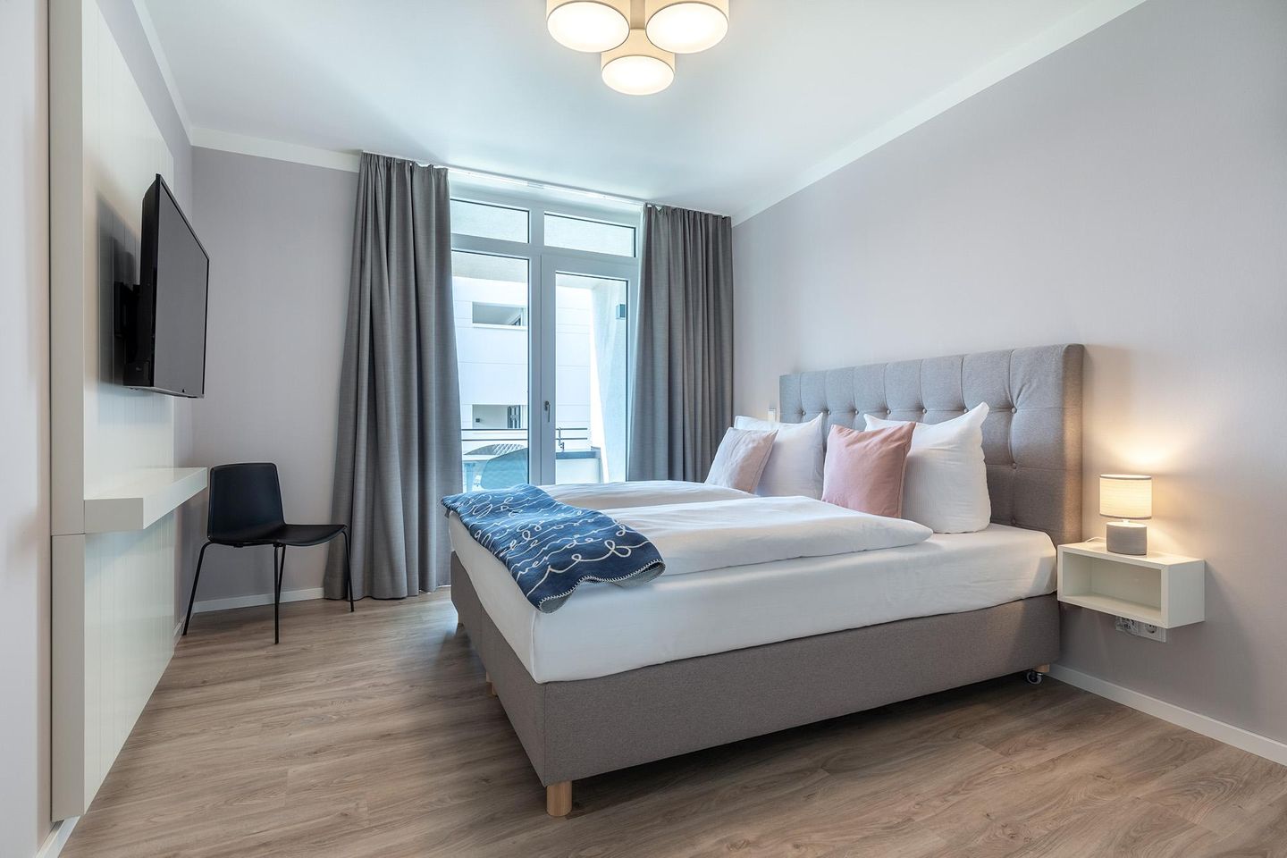 Godewindpark Travemünde Godewindpark Travemünde 2-03 Travemünde - Schlafzimmer mit Zugang zur Loggia