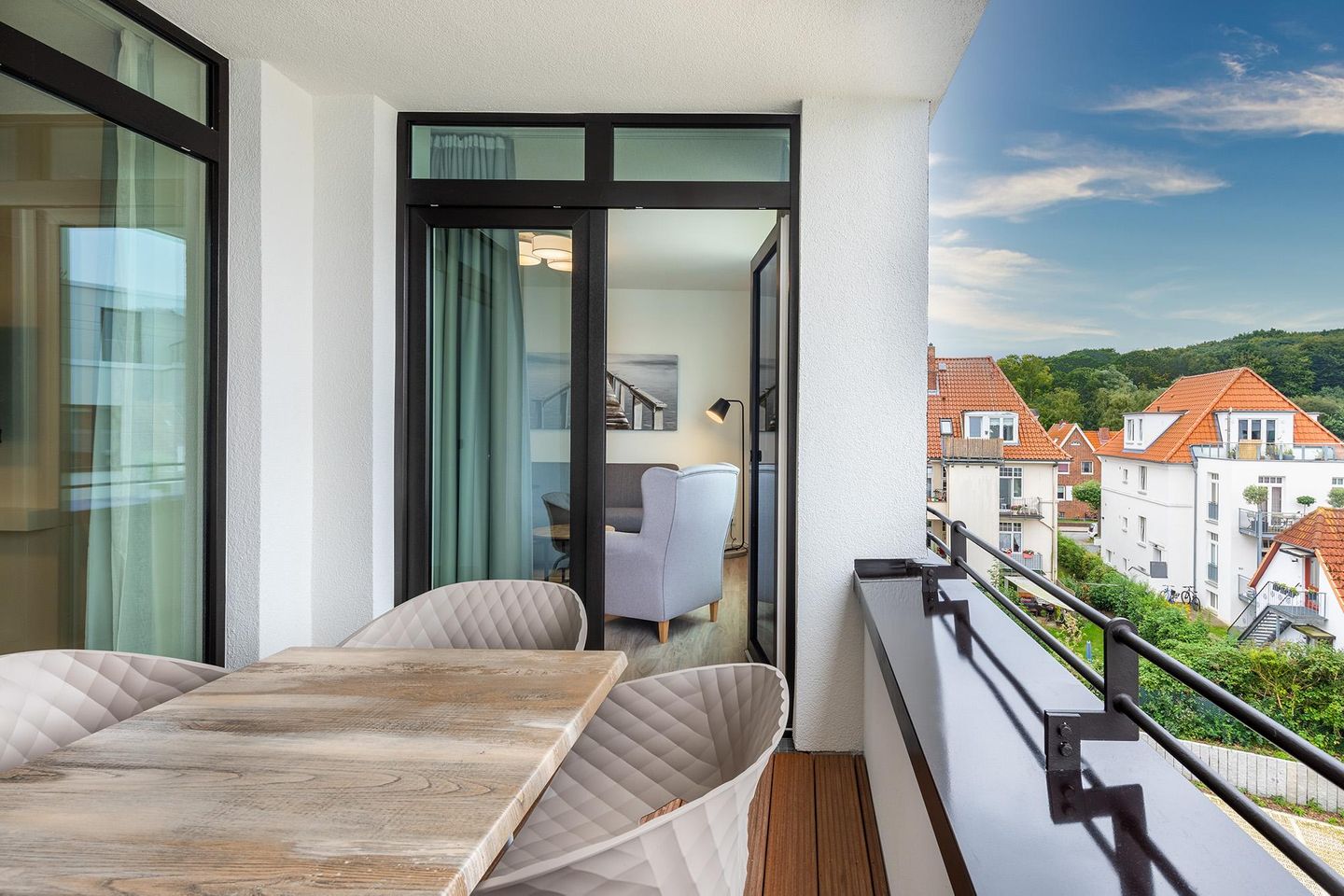 Godewindpark Travemünde Godewindpark Travemünde 3-15 Travemünde - Überdachte Loggia mit Zugang zum Schlafzimmer und Wohn-/Essbereich