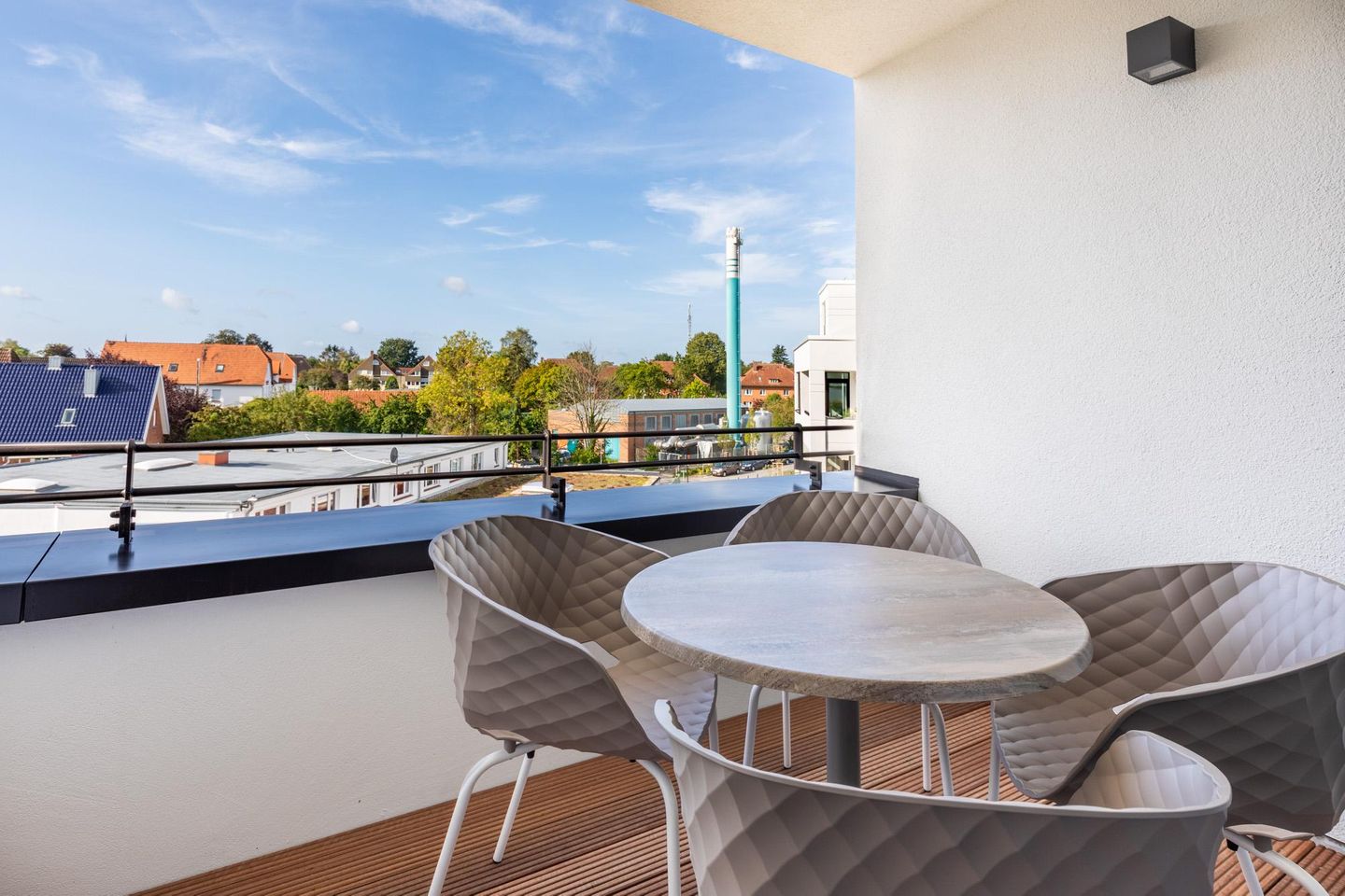 Godewindpark Travemünde Godewindpark Travemünde 3-17 Travemünde - Überdachte Loggia mit Gartenmöbeln