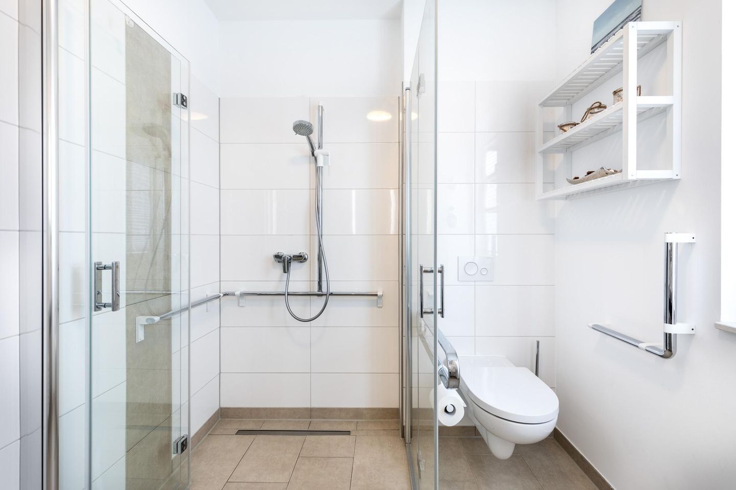 Aparthotel Ostseeallee Aparthotel Ostseeallee 1-01 Boltenhagen - Badezimmer mit Dusche