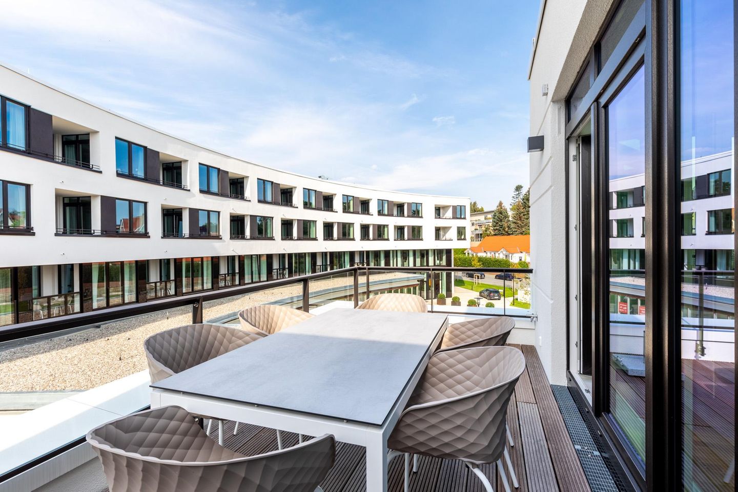 Villa Godewindpark Travemünde Villa Godewindpark Travemünde 02 Travemünde - Balkon mit Blick auf den Godewindpark