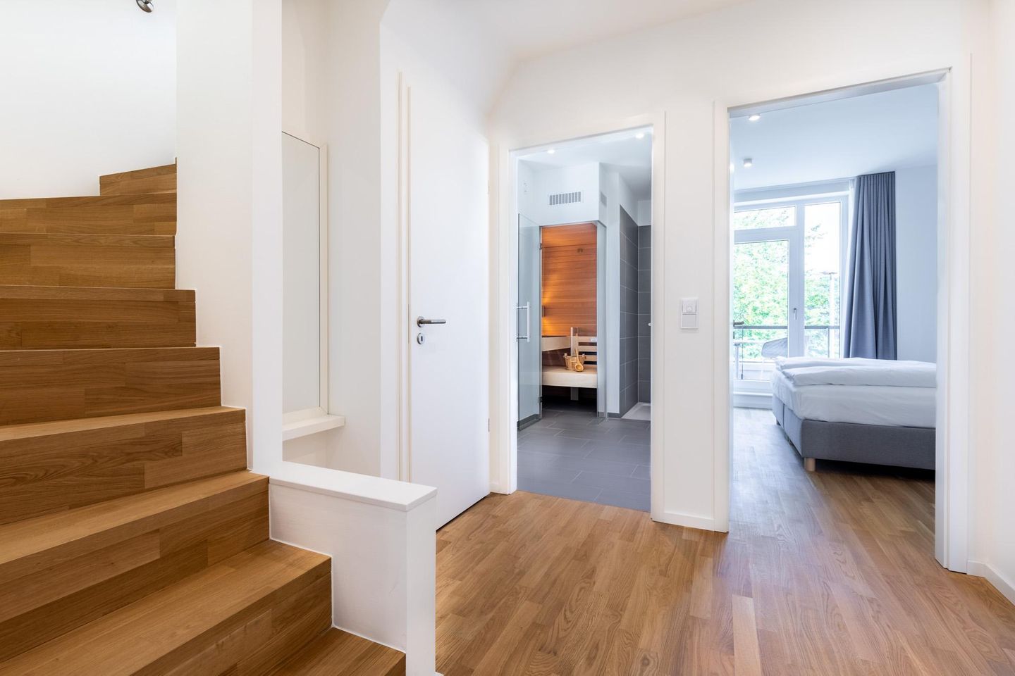 Villa Godewindpark Travemünde Villa Godewindpark Travemünde 02 Travemünde - Flur mit Zugang zum Schlafzimmer und Badezimmer